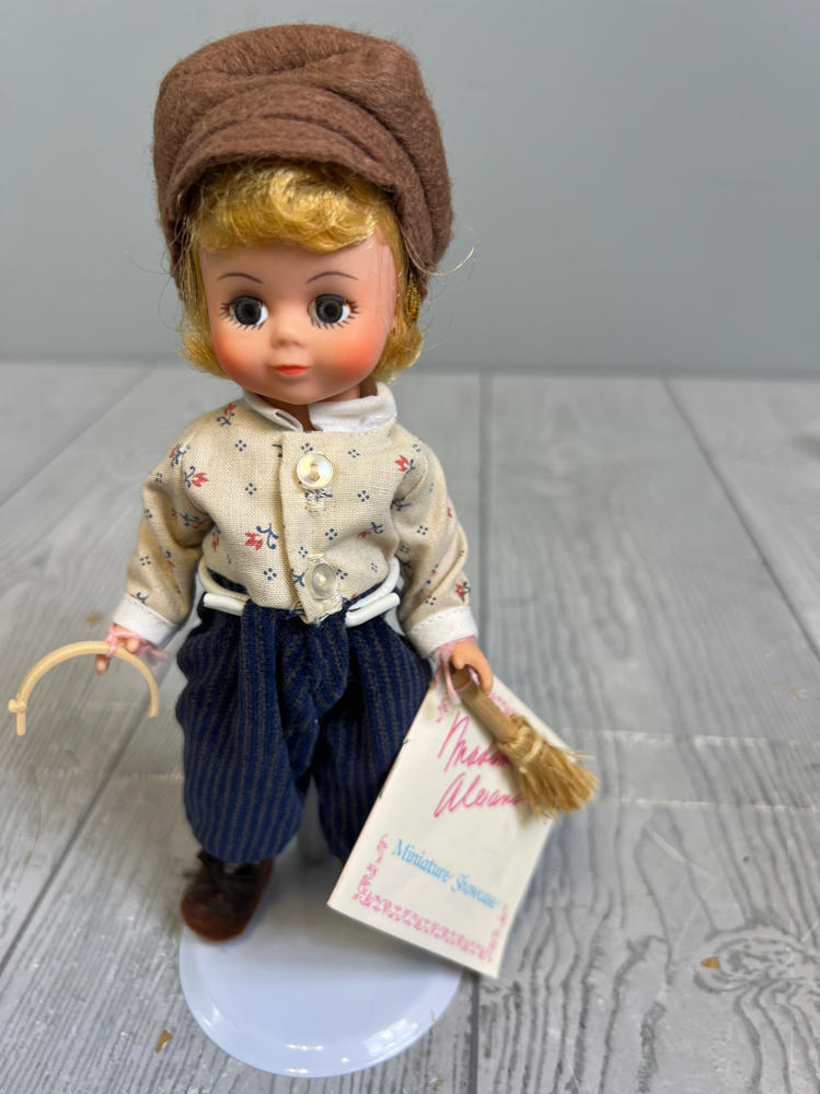 Madame Alexander Tom Sawyer #491 1989-1990 - Has Tags - Broken Bucket - Good