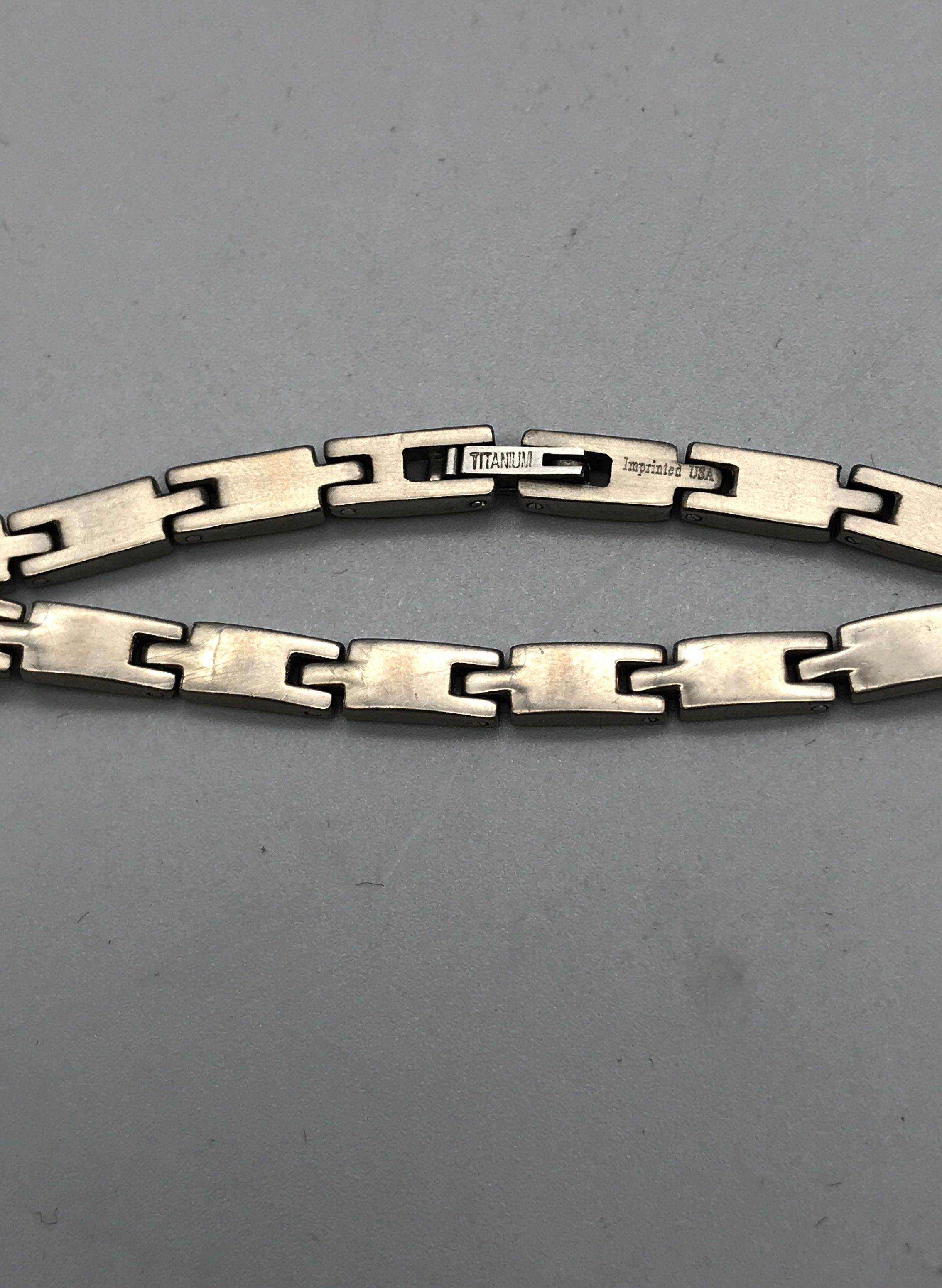 Unisex Real Titanium Buckle Style Bracelet - Silver Color - Marked Titanium