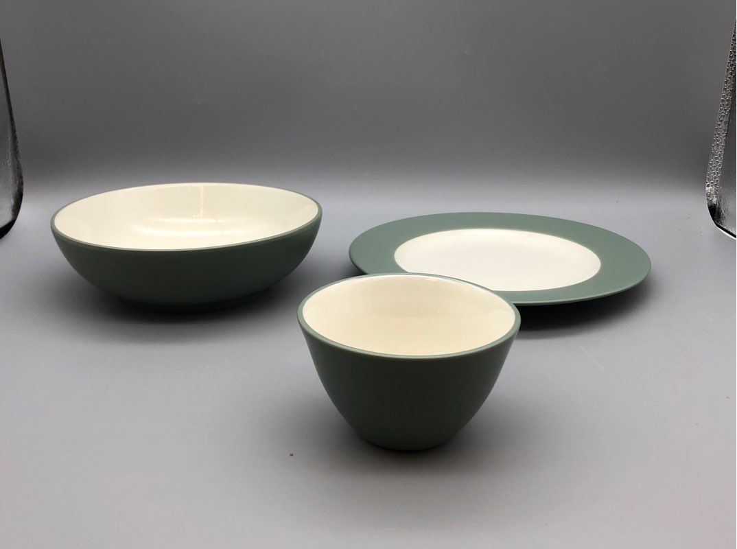 21-Piece Set of Colorwave Green Stoneware Dinnerware Set - Cup, Plates, Bowls