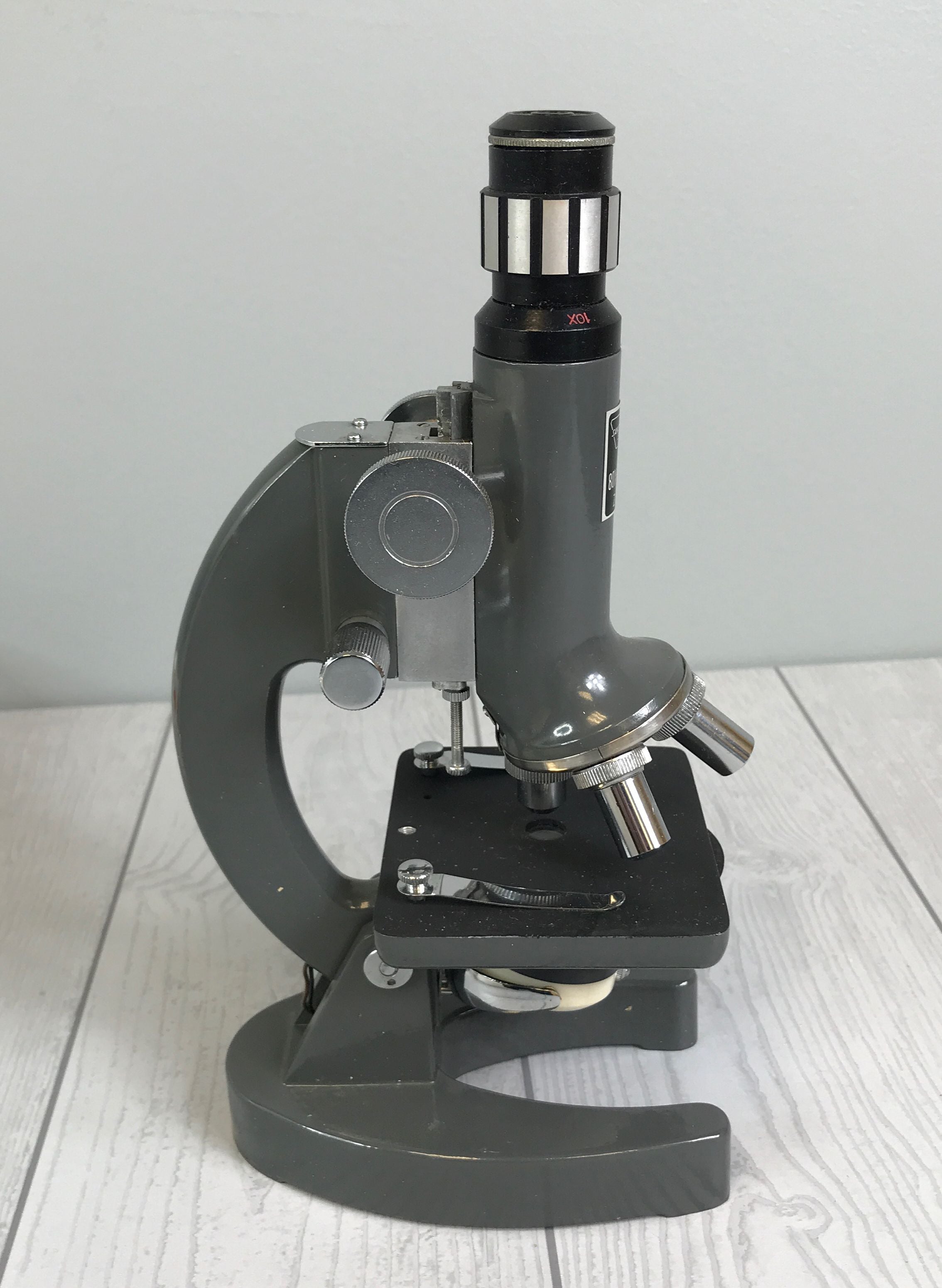 Sans And Streiffe Inc. Vintage Gray Microscope Model: 518- Capable of 1200x Zoom