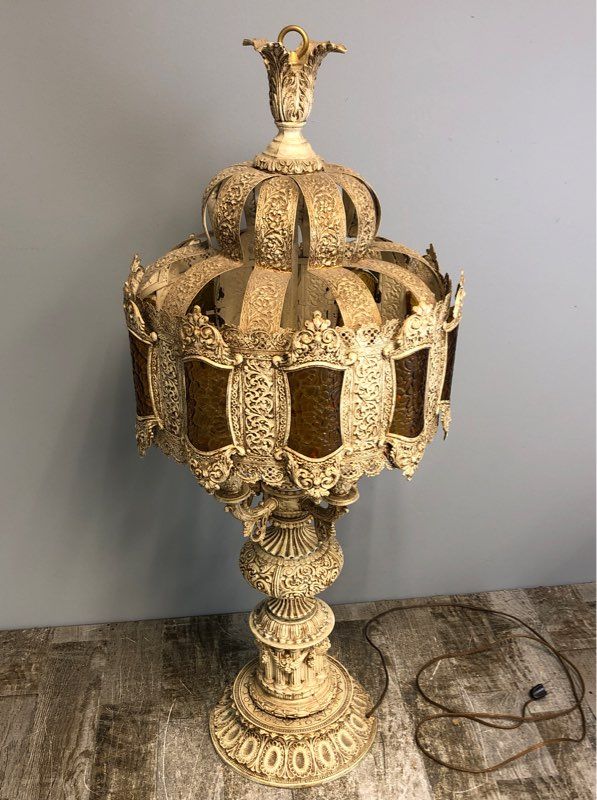 Large Vintage Brass Filigree Stained Ombre Slag Glass Hollywood Regency Lamp