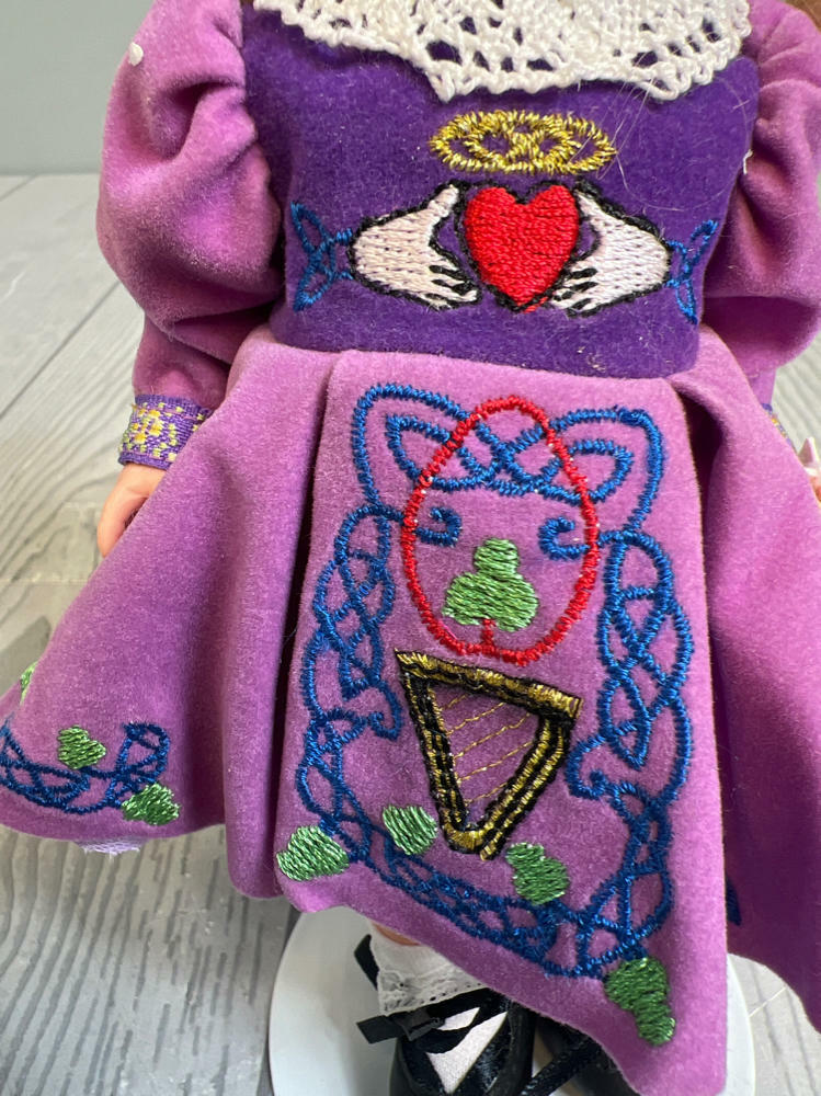 Madame Alexander 8”Wendy Doll•Irish”CELTIC DANCER”•Dancing•Purple Dress/Claddagh - Good