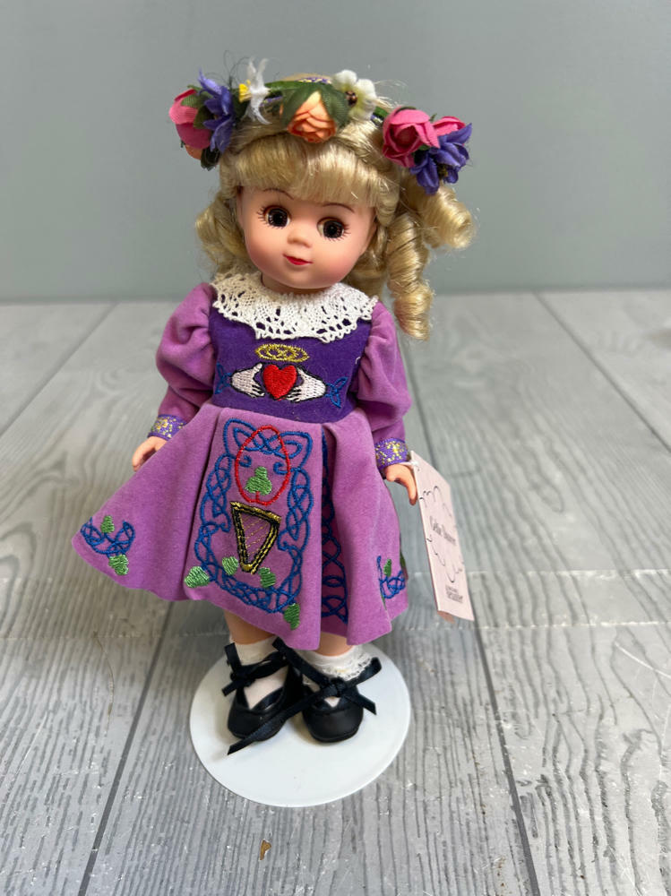 Madame Alexander 8”Wendy Doll•Irish”CELTIC DANCER”•Dancing•Purple Dress/Claddagh - Good